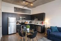 South Loop 2BR Getaway with Smart TVs & Optional Parking Near McCormick Place, Museum Campus & Downtown - Chambres d'hôtes Chicago