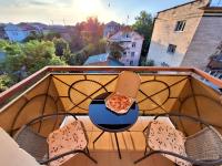 Квартира у центрі Полтави з найбільшим ліжком у місті Мережа AlexApartments, Опалення є завжди, Документи для відрядження, Чек з QR-кодом ПРРО, Акти та Виписка для вашої бухгалтерії - B&B Poltava