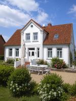 Ferienhaus für 8 Personen mit Kamin & Terrasse - B&B Ostseebad Boltenhagen