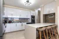 Shanthi Apartment 4 - Bed and Breakfast Ballito