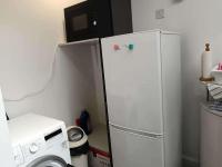 High Wycombe 1-Bed Apt Sleeps 3 & Private Parking - B&B High Wycombe