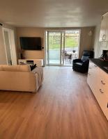 Modern Apartment Near Ågotnes, CCB, FMC, free parking - B&B Angeltveitsjøen