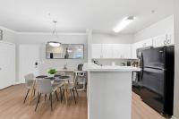 Modern Dallas Stay Near Love Field and Pool - B&B Dallas