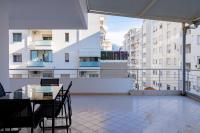 Sea Breeze with Huge Terrace, Prime Vlora Location - B&B Vlore