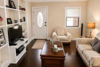 Spacious Brick Home - Sleeps 8 - Near Downtown - B&B Milford