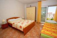 Estudio con balcón