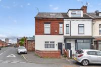 Close to Media City-Old Trafford - 5 Bedroom House - Chambres d'hôtes Manchester