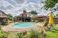 Luxury Studio with Pool | Near DFW & AT&T Stadium - B&B Grand Prairie