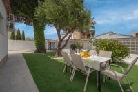Villa Alberes Luxury Pool House - B&B Empuriabrava