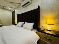 Cozy 1BHK Retreat Self Check-In & Calm Vibes - B&B Lahore