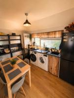 Luxury Smart 1-Bedroom Residence, Windsor,Slough, Sleeps 4, Garden, Parking - Chambres d'hôtes Slough