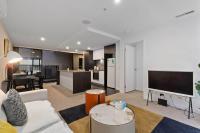 Spacious 2b2b Urban Retreat w 2 Parkings - Chambres d'hôtes Broughton Vale