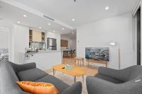 Central 2b2b with 2 Parkings across largest Mall - B&B Broughton Vale
