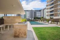 St Clair Luxury Lake Kawana Living - Chambres d'hôtes Kawana Waters