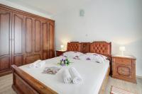 One Bedroom Apartment with Terrace and Sea View 3