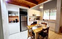 Poolside Retreat 250m From Beach Resort Facilities - Ferienwohnung Mandurah