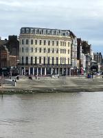 Imperial House "Serviced Apartments" - Chambres d'hôtes Margate