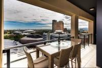 Great views Penthouse on North Terrace - B&B Adelaide