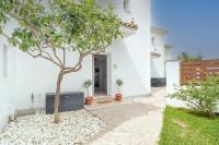 Phoebes Place At Kalamaki Court, 2 Bedroom Villa With A Shared Pool - Fully Refurbished For 2026 - B&B Kalamaki