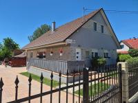 Dóra Apartman 3 - B&B Balatonlelle