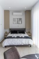 Skyline Luxury Studio, Ermou Larnaca By Finikoudes - B&B Lárnaca