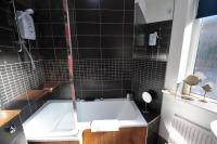 Strawberry One - 3 En-suite Bedrooms - Parking - Harrogate Holiday Apartments - Chambres d'hôtes Harrogate