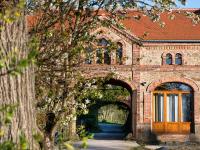 Große Galeriewohnung mit Whirlpool, Kamin & Fasssauna - Hexenburg bei Dresden - B&B Großharthau