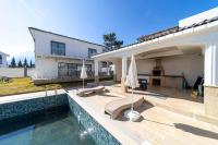 Luxury Villa in a Peaceful Neighborhood with Pool - B&B Antalya