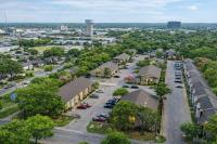 Arlington 2BR Stay - 8 Min Walk to AT&T Stadium - Parking - B&B Arlington