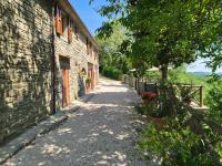 Appartement Belvedere met zwembad en panoramisch uitzicht - B&B Castel Focognano
