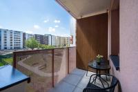 Stylish Apartment with Balcony and Underground Parking by Noclegi Renters - Ferienwohnung Wroclaw