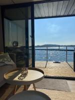 Hausboot Fjord Schleiliebe mit Biosauna und Dachterrasse in Schleswig - B&B Schleswig