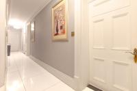 Spacious 4-Bedroom Apartment Next to the Tube, Near Hyde Park - Chambres d'hôtes Londres