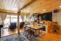 Lakeside Berkshires Cabin w/ Private Dock & Views - Ferienwohnung Lee