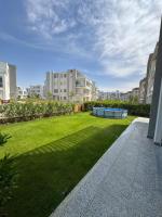 North square 160m chalet with garden &private pool - B&B El Alamein