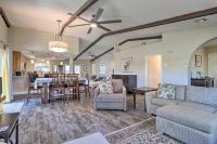 Luxurious Oasis with Hot Tub, Near Golf and Coachella! - Ferienwohnung La Quinta