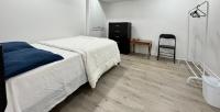 Nice Comfy Rooms - Bed and Breakfast Toronto