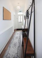 Spacious 4BR House Near Elizabeth Line & O2 - Chambres d'hôtes Plumstead