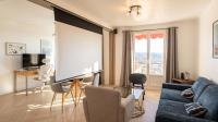 Appartement avec vue sur Grasse et home cinéma - Chambres d'hôtes Grasse