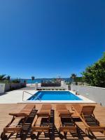 Beachfront Villa Costabella - Bed and Breakfast Kutleše