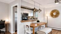 Downtown 1 BR Condo near Convention Center - B&B Seattle