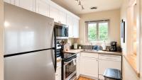 Downtown 1 BR Condo near Convention Center - B&B Seattle
