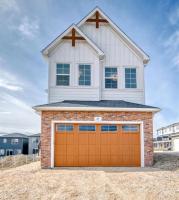 NEW Upscale Home, Kitchen, BBQ, AC, Backyard & more - Ferienwohnung Calgary