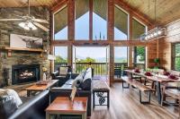 Knotty & Nice | Smoky Mtn Views, Hot Tub, Games - Ferienwohnung Sevierville
