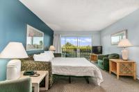 Pet-Friendly Suite With A Kitchen Pool and Spa - Bed and Breakfast Ocean Shores