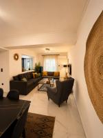 Victoria's Spacious Apartment - Ferienwohnung Rhodos