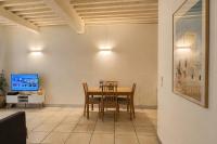 Bright Nîmes Center Flat with Terrace - Ferienwohnung Nîmes