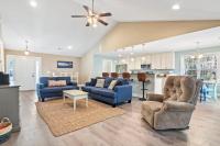Coastal Pet Friendly Getaway in Murrels Inlet! Perfect for 8 Guests! - B&B Myrtle Beach