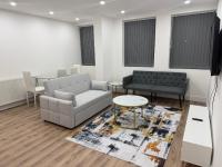 Serene 2- BDR Apartment , Free parking, Sleeps 6 - B&B Wolverhampton