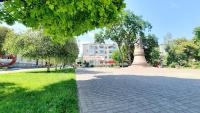 СВІТЛО та Опалення 24-7 у 2-кімнатна квартира з 3-ма окремими ліжками 2 окремі спальні і видом на Білу Альтанку та Свято-Успенський Собор Є кондиціонер і ванна Мережа Alex Apartmets Безконтактне заселение 24-7 Документи для відрядження - Chambres d'hôtes Poltava